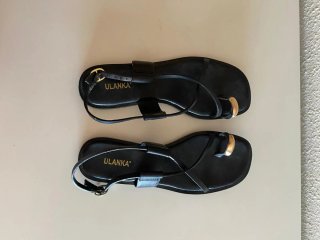 Sandalias negras Ulanka