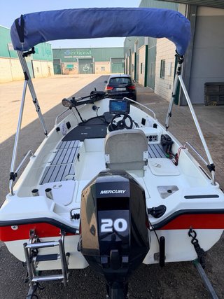 Barca Bass Boat Solar Sky 360