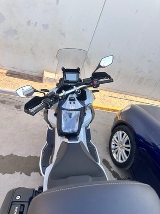 Honda X-ADV 750cc A 15.800 km Extras