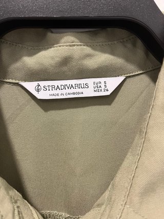 Vestido verde Stradivarius