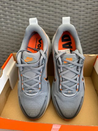 Nike Vomero 18 Cool Grey HM680-014 Talla 42.5 EU