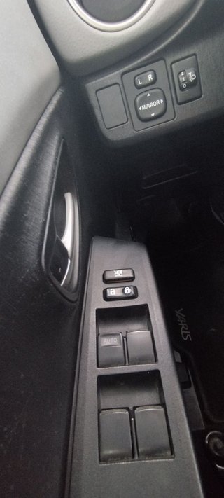 Toyota Yaris 5p Híbrido Active