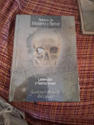 5 libros .relatos de misterio y terror