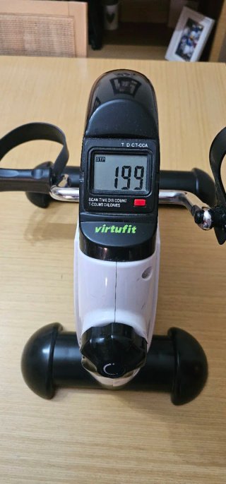 Bicicleta estática portátil para pies y brazos