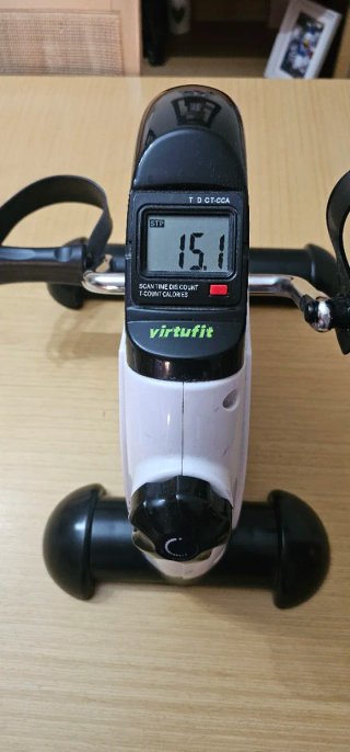 Bicicleta estática portátil para pies y brazos