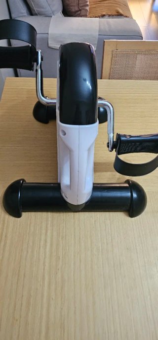 Bicicleta estática portátil para pies y brazos