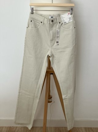 Pantalón Vaquero Uniqlo Recto Tiro Medio Beige Tal