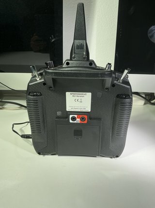 Emisora Spektrum DX9 con maletín