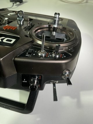 Emisora Spektrum DX9 con maletín