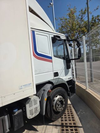Camion rigido de 18000 MMA,18 PALETES, por 12,000€