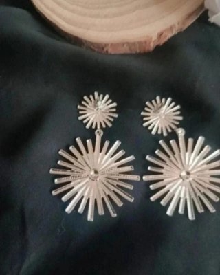 Pendientes largos plateados