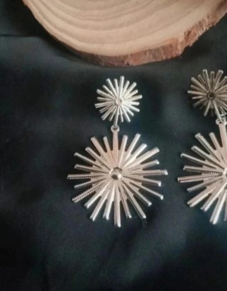 Pendientes largos plateados