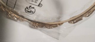 2 diademas doradas con diseño de hojas
