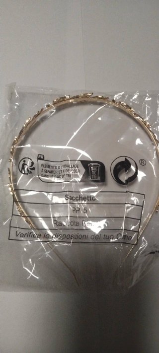 2 diademas doradas con diseño de hojas