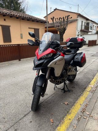 Ducati Multistrada 1260 Enduro Roja y Blanca