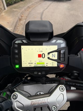 Ducati Multistrada 1260 Enduro Roja y Blanca