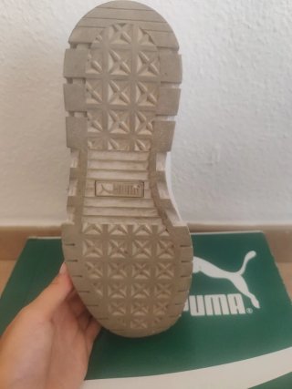 Tenis Puma Blancos y Rosas