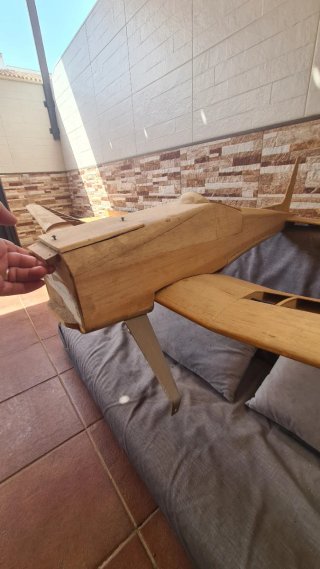 Avión de madera para marquetería