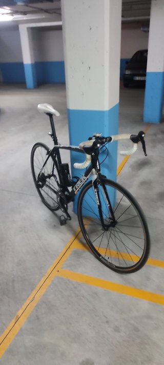 Bicicleta Carretera Trek Montada en 105