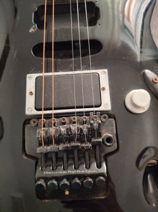 Chitarra elettrica nera Ibanez