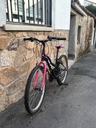 Bicicleta B-PRO 24 Negra y Rosa