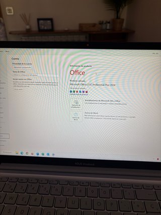 Asus VivoBook 15 + Windows 11 Pro