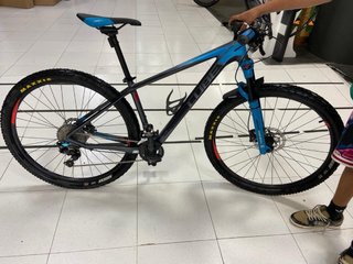 Bicicleta Cube carbono Talla M