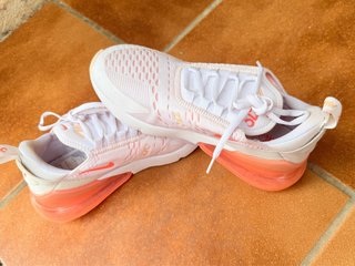 Zapatilla Nike Air Max 270 Blanca y Naranja