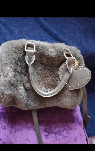 Bolso pelo Stradivarius caqui
