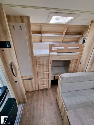 Caravana Hobby De Luxe 540 KMFe 2025