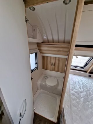 Caravana Hobby De Luxe 540 KMFe 2025