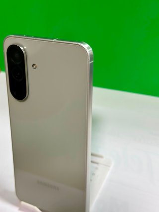 Samsung Galaxy A56 256GB | Diseño Premium