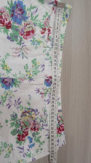 Pantalón blanco corto floreado T-36
