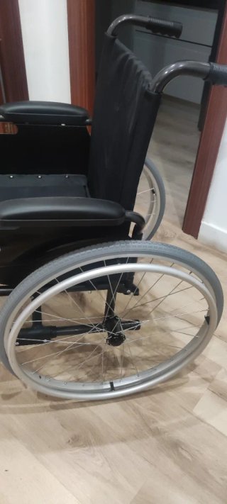 Silla de ruedas autopropulsada Nueva nunca usada