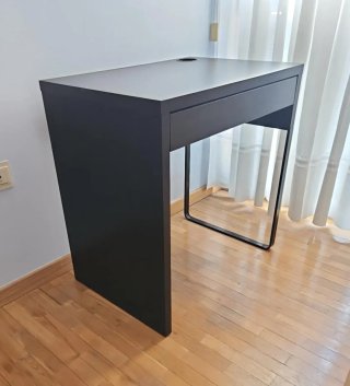 Escritorio MICKE de IKEA
