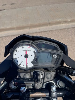 Yamaha YS125 Negra