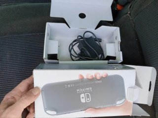 Nintendo Switch Lite Gris y Blanca