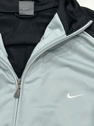 Chaqueta Nike Vintage Gris, Negra y Blanca Talla L