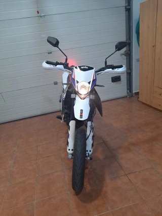 Aprilia Supermoto Moto