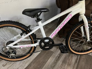 MEGAMO 20"GO