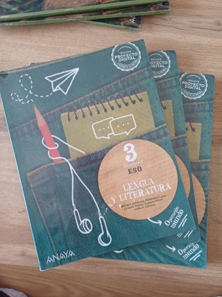 Libros 3 ESO.Josfina Aldecoa.Buen estado, forrados