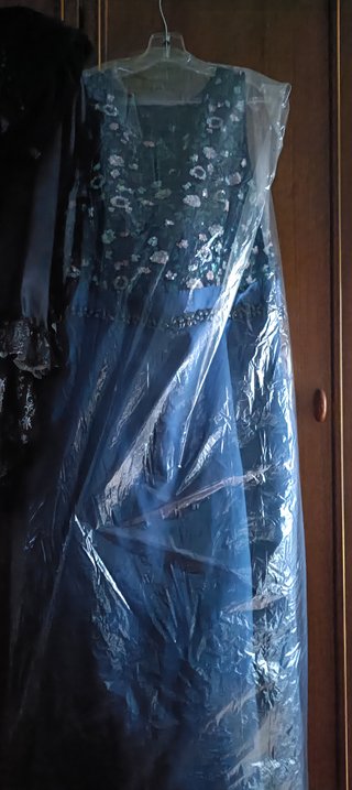 Vestido de fiesta azul y multicolor