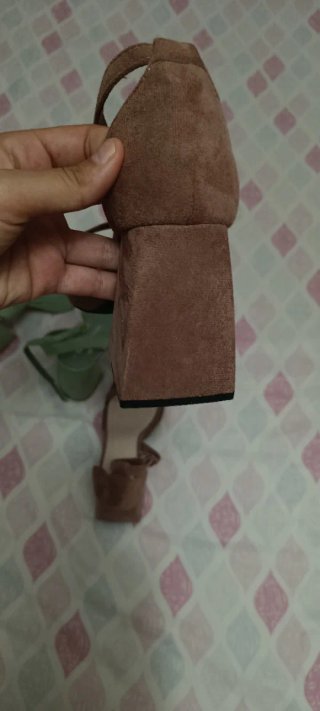 Zapatos de tacón marrones