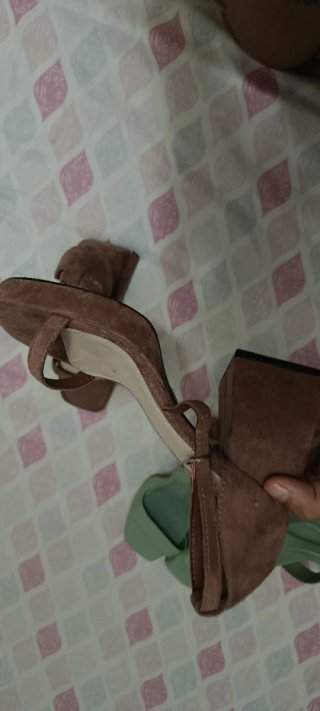 Zapatos de tacón marrones