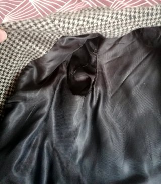 Abrigo de mujer Zara con cuadros o pata de gallo