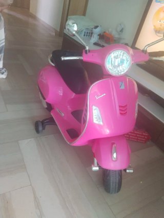 Moto Eléctrica Infantil Rosa Vespa