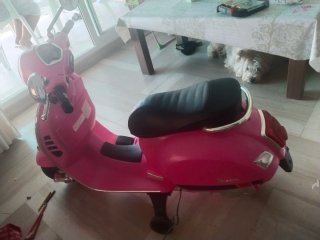 Moto Eléctrica Infantil Rosa Vespa