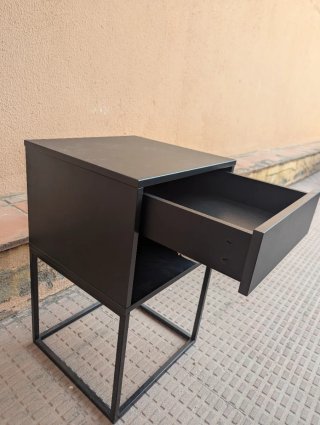 Mesita de noche negra Ikea - VIKHAMMER