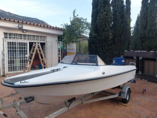 Lancha Motora Blanca