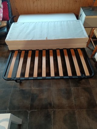 Sofá Cama IKEA 2 Plazas. Funda de tela beige.